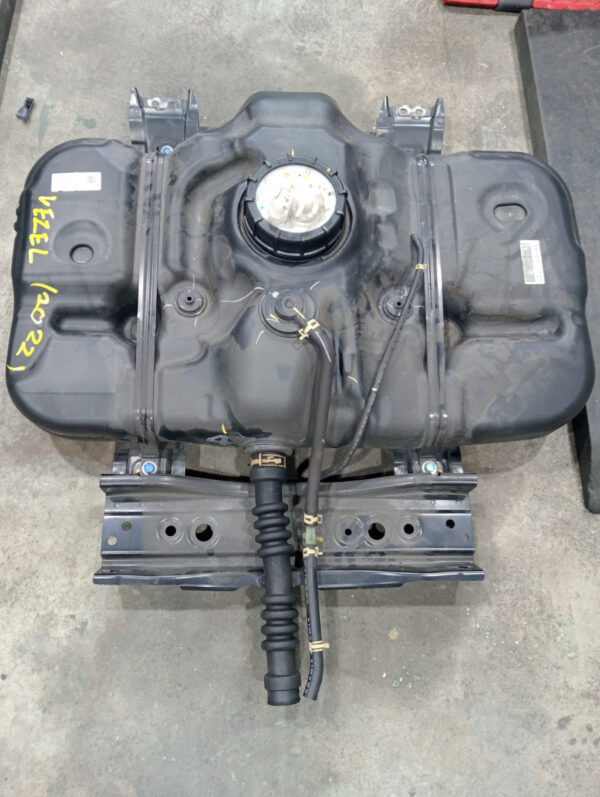 Honda Vezel Fuel Tank