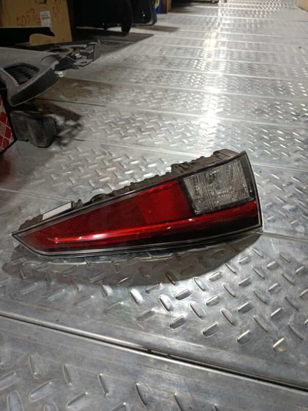 Toyota Prius Rear Left Tail Light Bottom Section