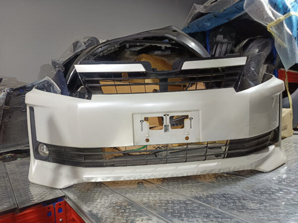 Toyota Voxy ZRR85G Front Bumper Face