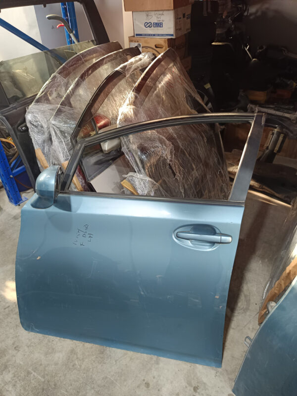 Toyota Wish ZGE20 Front Left Door 2009-2015