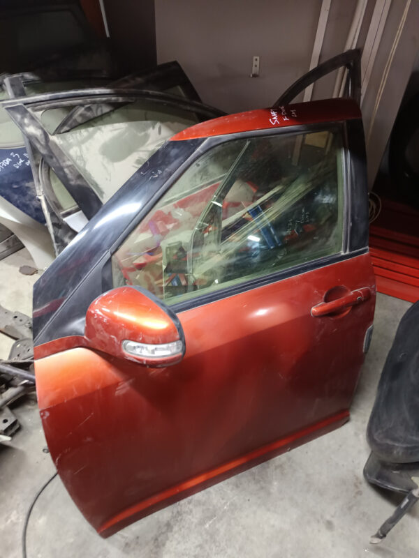 Suzuki SWIFT Left Front Door
