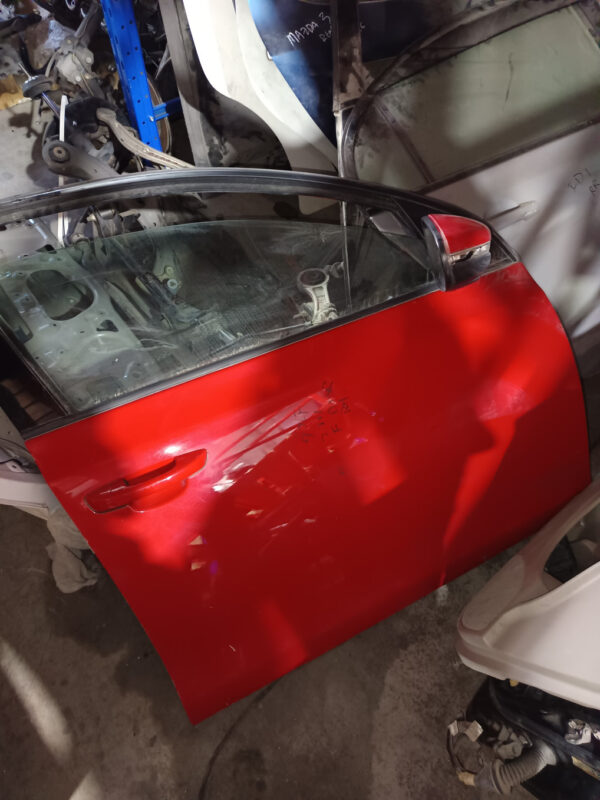 Volkswagen Golf Right Side Front Door 2011