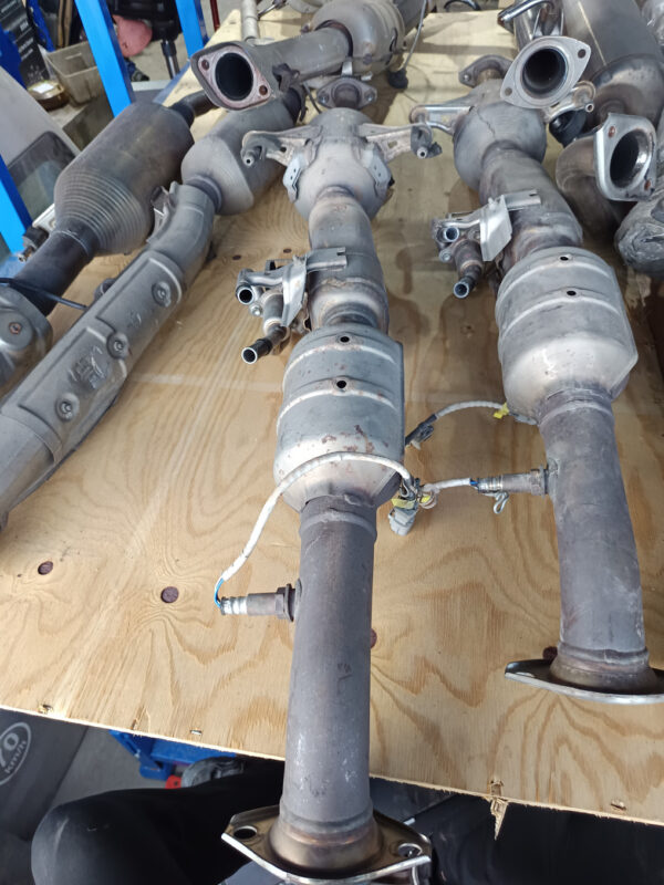 Toyota Prius+ Catalytic Converter Exhaust with O2 Sensor