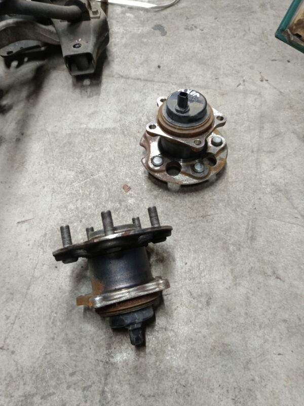 Toyota Voxy Rear Wheel Bearing Assembly