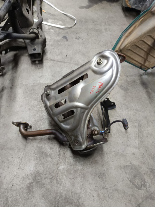 Toyota Prius 1.8 Hybrid Exhaust Manifold 2009-2015