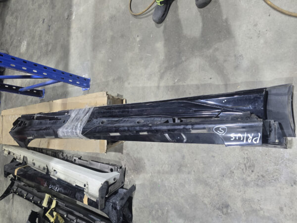 Toyota Prius Side Skirt