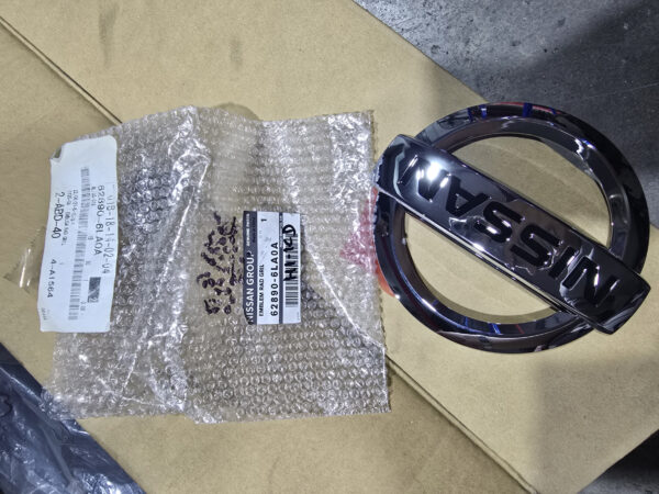 Nissan NV200 Emblem
