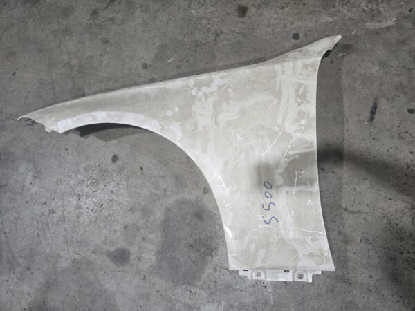 Mercedes-Benz E63 Fender