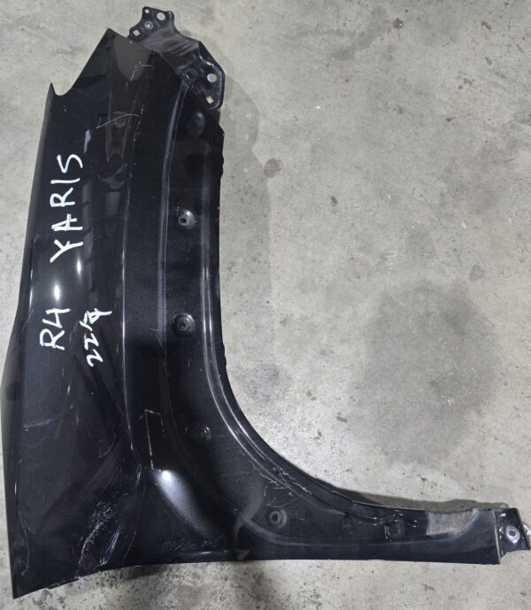 Toyota Yaris Fender RH
